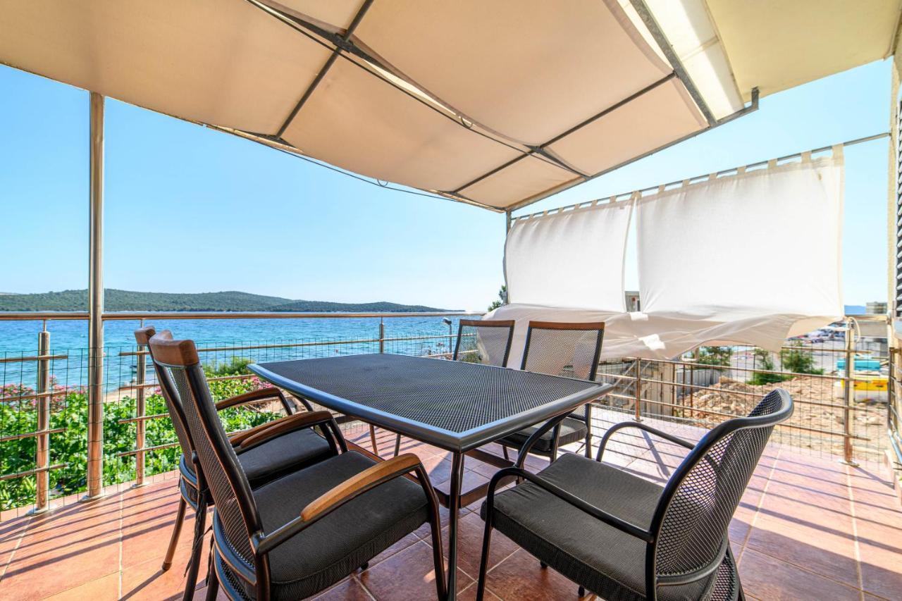 Apartment Seaside Zaboric Exterior photo