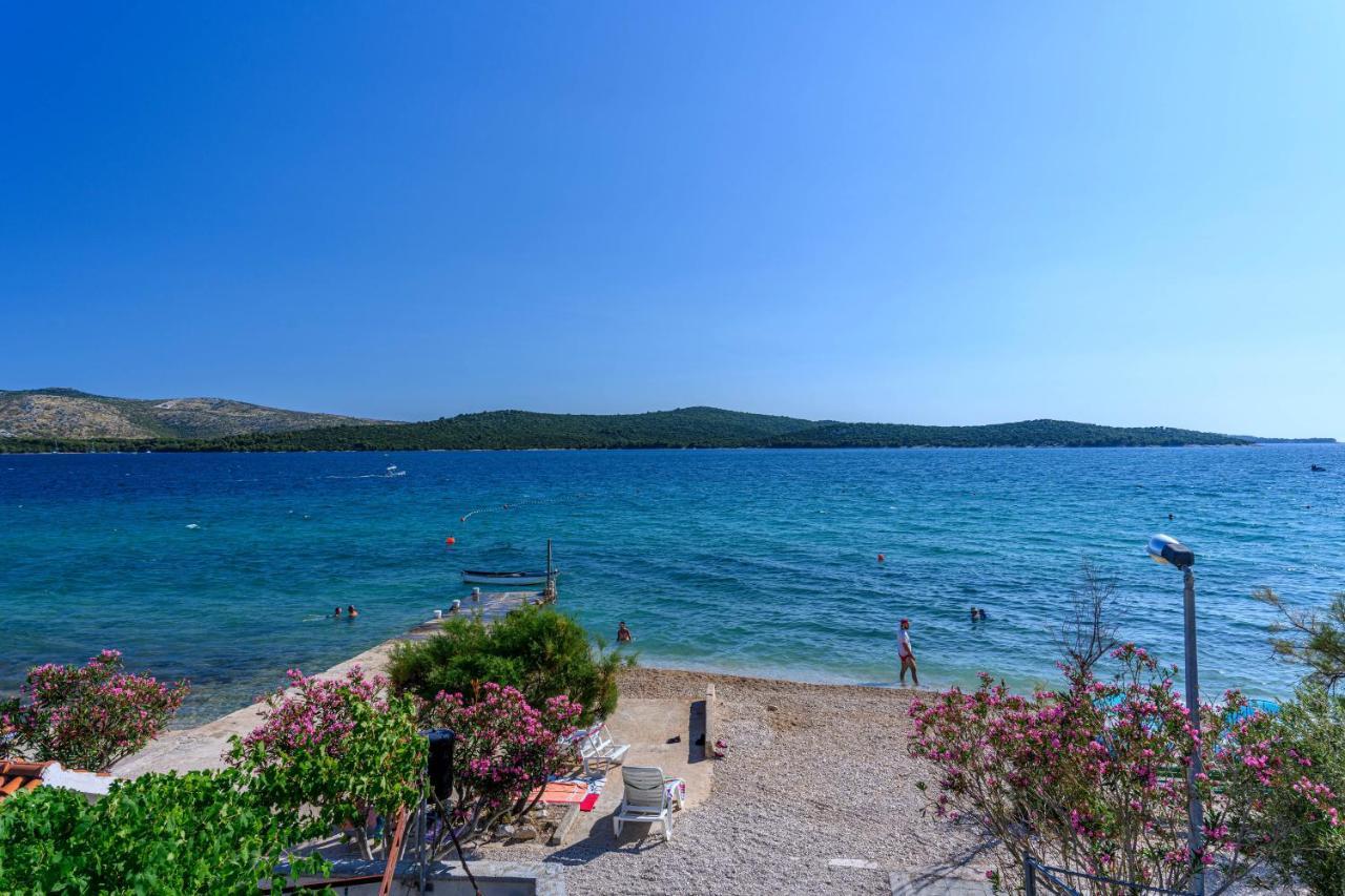 Apartment Seaside Zaboric Exterior photo